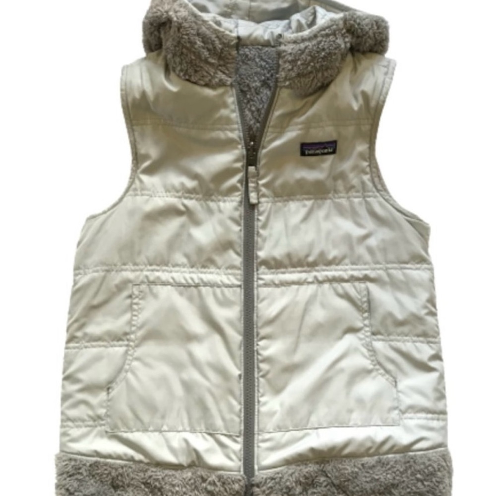 Patagonia Reversible Vest exterior Cream/ Gray interior Small
